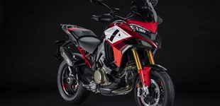 Ducati Multistrada 1200 S 2016 vs Ducati Multistrada V4 Pikes Peak 2022