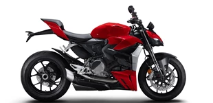Triumph Street Triple 765 RS 2024 vs Ducati Streetfighter V2 2022 Triumph Street Triple 765 RS 2024 vs Ducati Streetfighter V2 2022