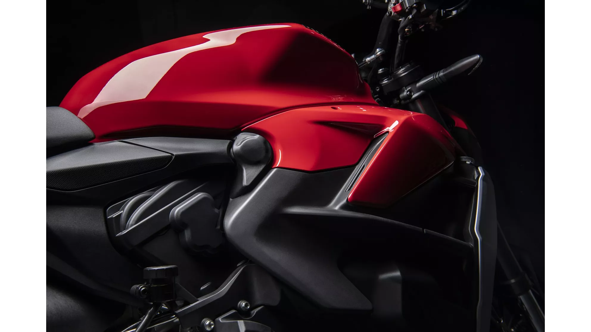 Ducati Streetfighter V2 - Image 14 Ducati Streetfighter V2 - Image 14