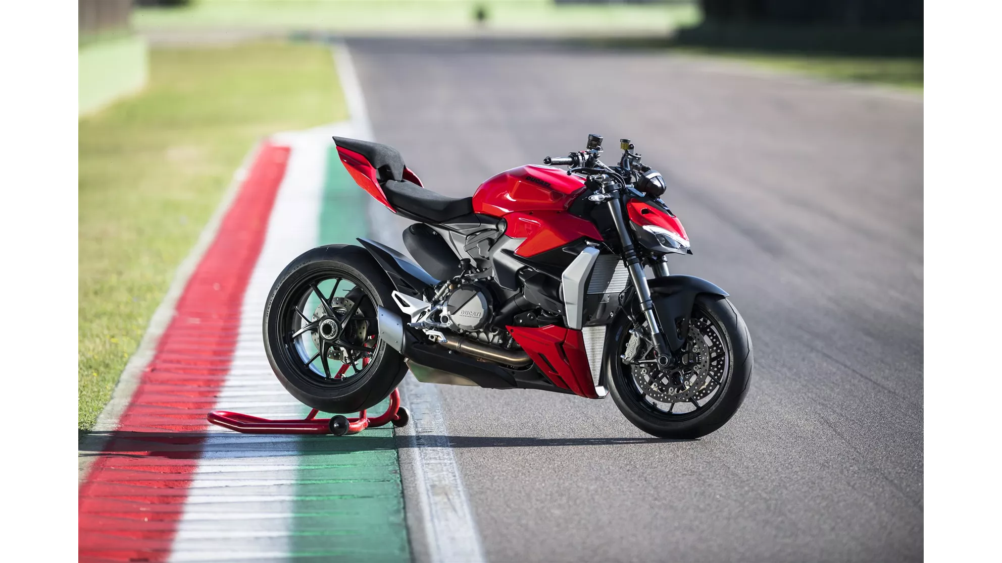 Ducati Streetfighter V2 - Image 19 Ducati Streetfighter V2 - Image 19