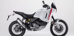 Royal Enfield Himalayan 2021 vs Ducati DesertX 2022