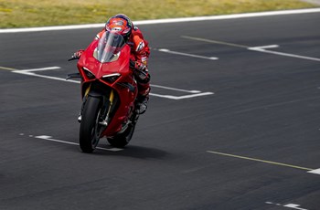 Ducati Panigale V4 S 2022 - Bild 15 Ducati Panigale V4 S 2022 - Bild 15