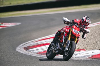 Ducati Hypermotard 950 SP 2022 - Bild 13 Ducati Hypermotard 950 SP 2022 - Bild 13