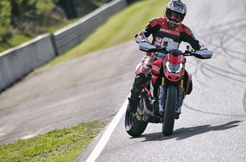Ducati Hypermotard 950 SP 2022 - Bild 18 Ducati Hypermotard 950 SP 2022 - Bild 18
