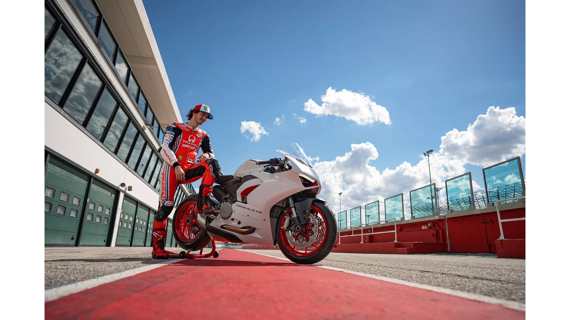 Ducati Panigale V2 - Image 19 Ducati Panigale V2 - Image 19