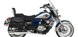 United Motors UM Renegade Commando Classic 125 E4 2022 vs United Motors UM Renegade Commando Vegas 125 2022