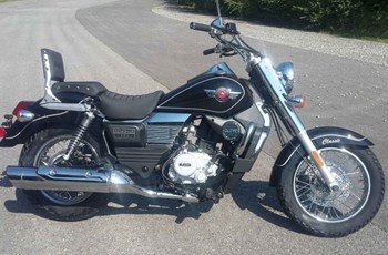 United Motors UM Renegade Commando Classic 125 E4 2022 - Bild 6