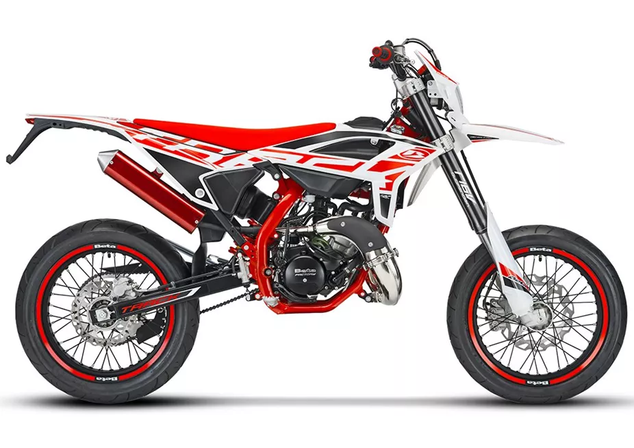 KTM 690 SMC R 2022 vs Beta RR 50 Motard Track 2022