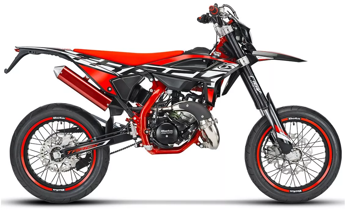 Beta Color Beta RR 300 Racing 2022 vs Beta RR 50 Motard Track 2022