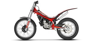 KTM 990 Adventure S 2009 vs Beta Evo 80 Junior 2022 KTM 990 Adventure S 2009 vs Beta Evo 80 Junior 2022
