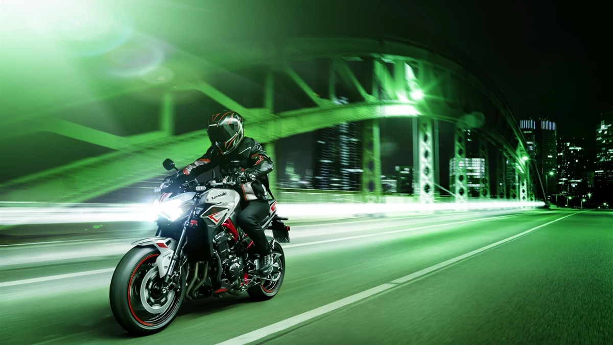 Kawasaki Z900 Bild 13: Kawasaki Z900