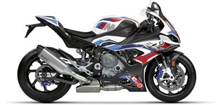 BMW M 1000 RR 2022 vs BMW HP4 RACE 2019