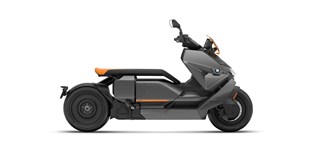 BMW CE 04 L3e A1 2022 vs BMW CE 02 11kW 2025