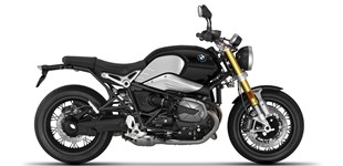 Triumph Thruxton RS 2021 vs BMW R nineT 2022
