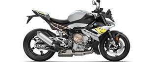BMW S 1000 R 2022 vs Kawasaki Z900 2021