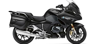 Honda GL 1800 Goldwing Tour DCT 2019 vs BMW R 1250 RT 2022 Honda GL 1800 Goldwing Tour DCT 2019 vs BMW R 1250 RT 2022