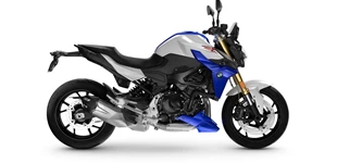 BMW F 900 R 2022 vs Triumph Speed Twin 1200 RS 2025 BMW F 900 R 2022 vs Triumph Speed Twin 1200 RS 2025