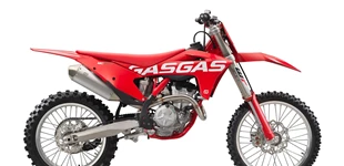GASGAS MC 250F 2022 vs GASGAS MC 250F 2026 GASGAS MC 250F 2022 vs GASGAS MC 250F 2026