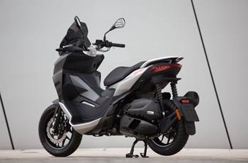 Aprilia SR GT 125 2022 - Bild 16 Aprilia SR GT 125 2022 - Bild 16