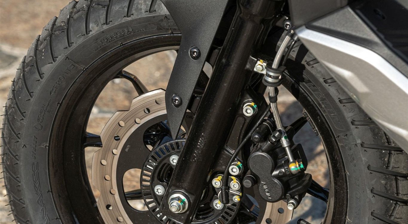 Aprilia SR GT 200