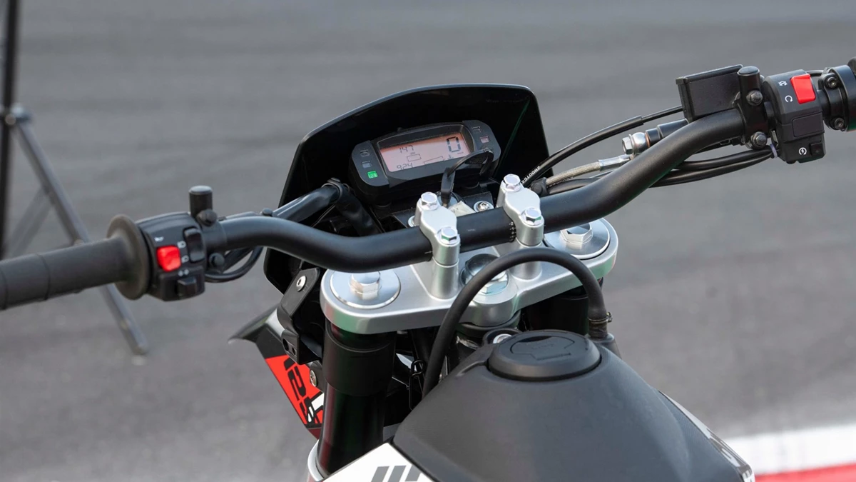 Aprilia SX 125 Bild 7: Aprilia SX 125