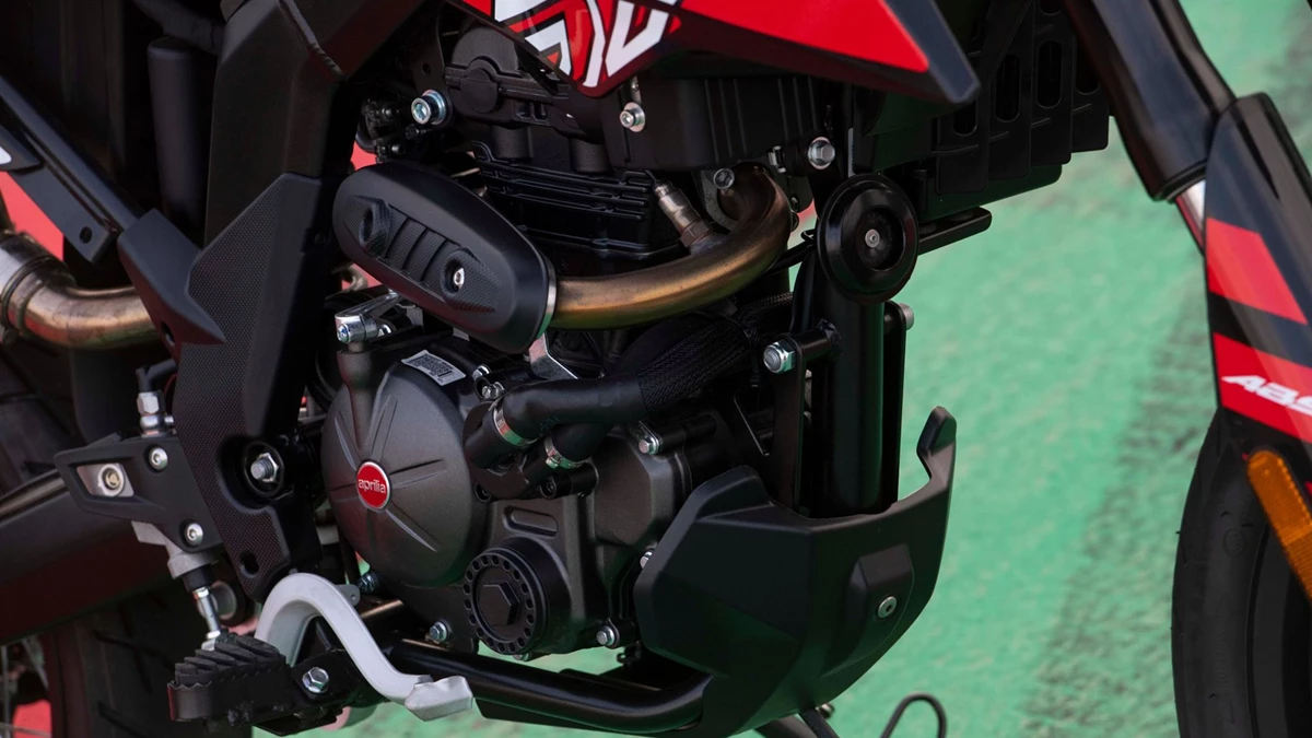 Aprilia SX 125 Bild 8: Aprilia SX 125
