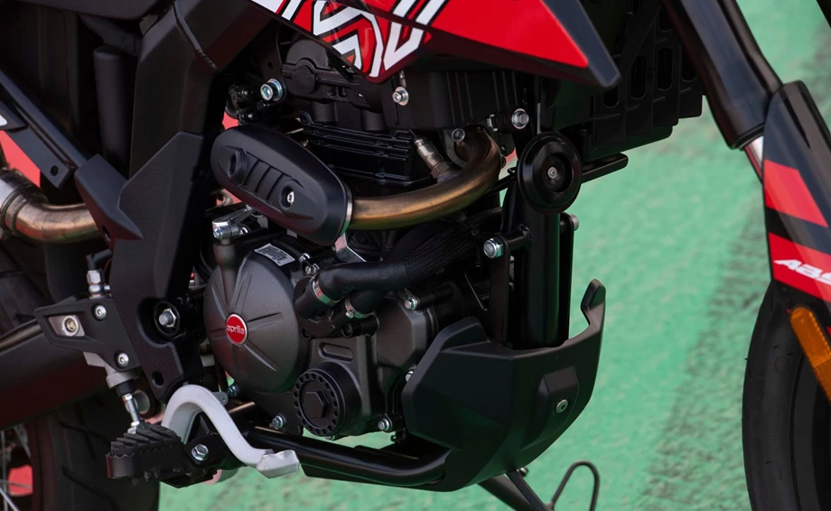 Aprilia SX 125 Bild 8: Aprilia SX 125