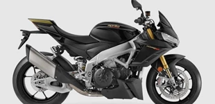 Ducati Panigale V4 S 2024 vs Aprilia RSV4 1100 Factory 2022 Ducati Panigale V4 S 2024 vs Aprilia RSV4 1100 Factory 2022