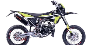 Fantic XM 50 Performance 2022 vs Beta RR Motard 2T 50 Track 2025 Fantic XM 50 Performance 2022 vs Beta RR Motard 2T 50 Track 2025