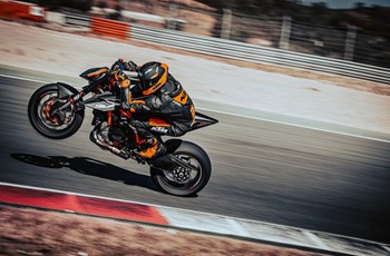 KTM 1290 Super Duke RR 2023 - Bild 15 KTM 1290 Super Duke RR 2023 - Bild 15