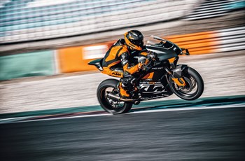 KTM RC 8C 2023 - Bild 13