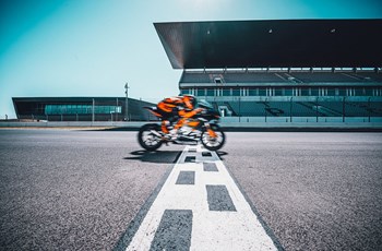 KTM RC 8C 2023 - Bild 16