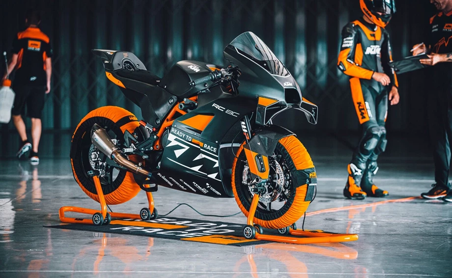KTM RC 8C Bild 6: KTM RC 8C