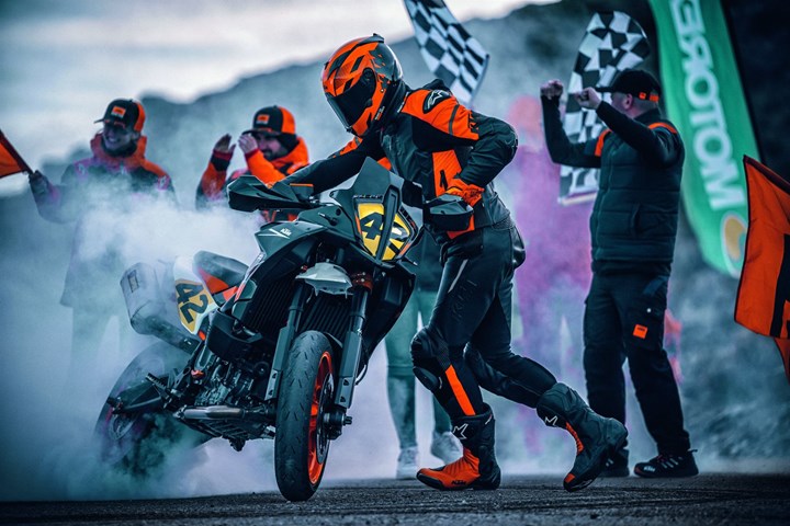 KTM 890 SMT () - Bild 10