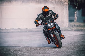 KTM 890 Duke GP 2023 - Bild 12 KTM 890 Duke GP 2023 - Bild 12