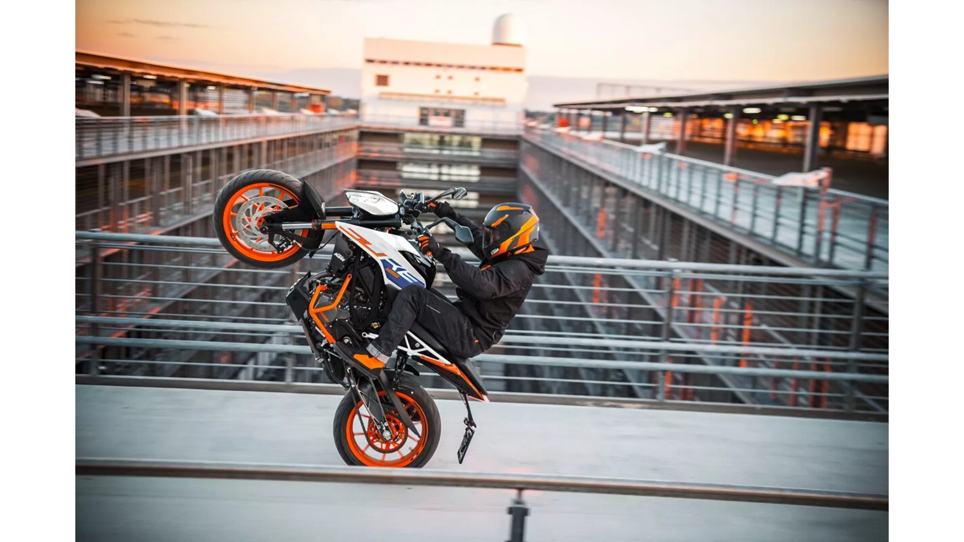 KTM 125 Duke - Image 1 KTM 125 Duke - Image 1