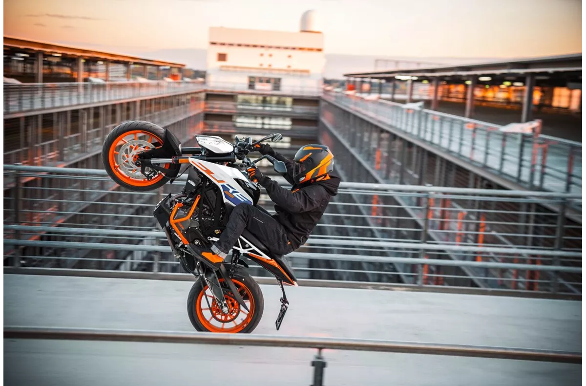 KTM 125 Duke KTM 125 Duke
