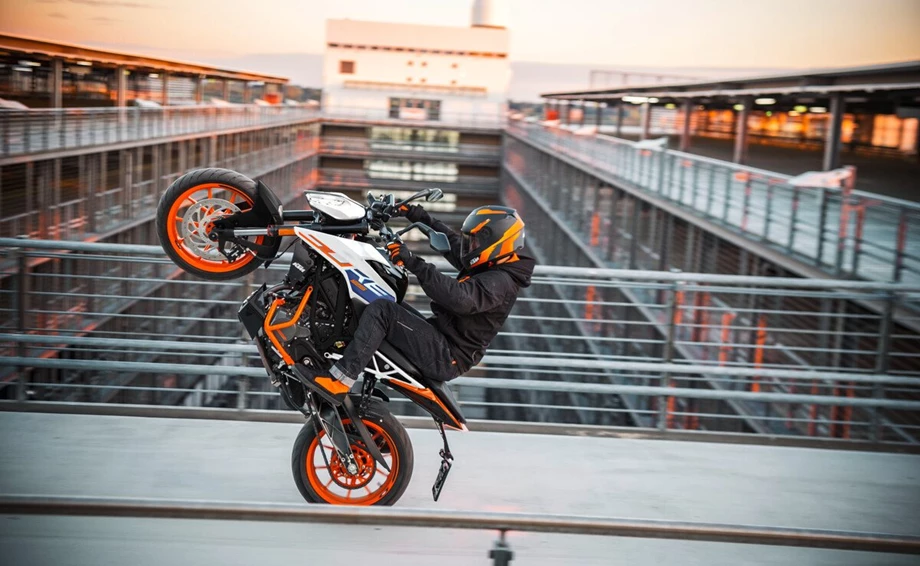 KTM 125 Duke Bild 2: KTM 125 Duke