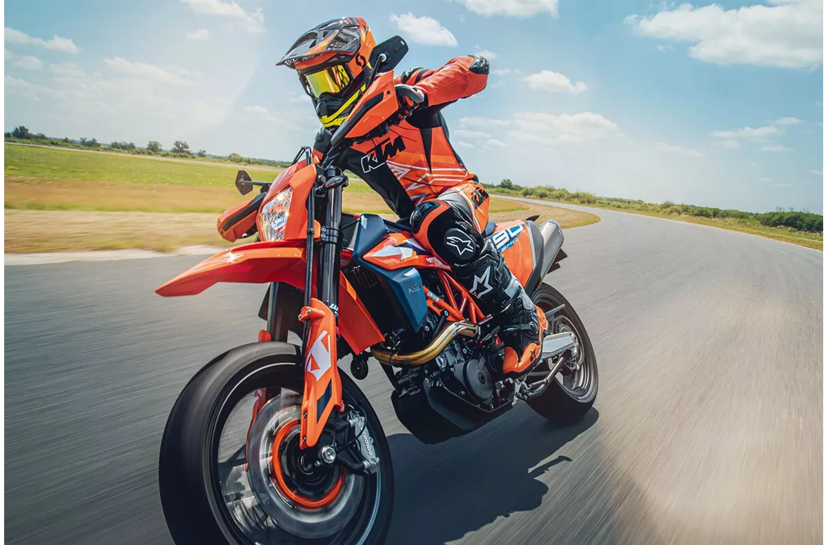 KTM 690 SMC R KTM 690 SMC R