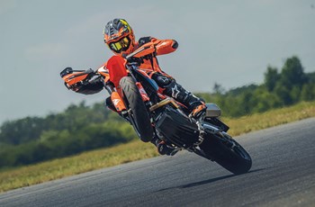 KTM 690 SMC R 2023 - Bild 4 KTM 690 SMC R 2023 - Bild 4