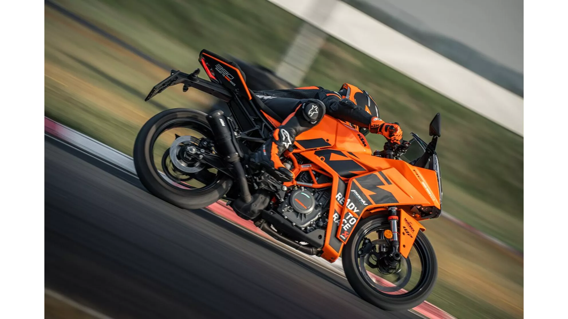 KTM RC 390 - Image 1 KTM RC 390 - Image 1