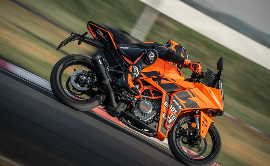 KTM RC 390 Bild 2: KTM RC 390