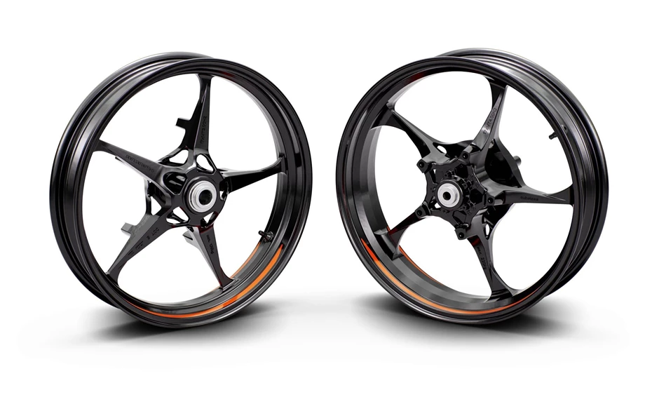 KTM RC 390 Bild 6: KTM RC 390