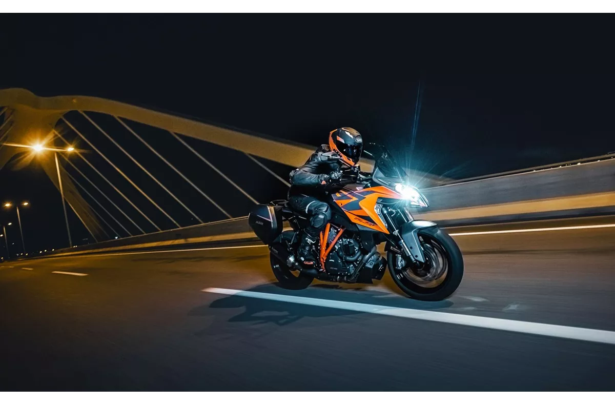 KTM 1290 Super Duke GT KTM 1290 Super Duke GT