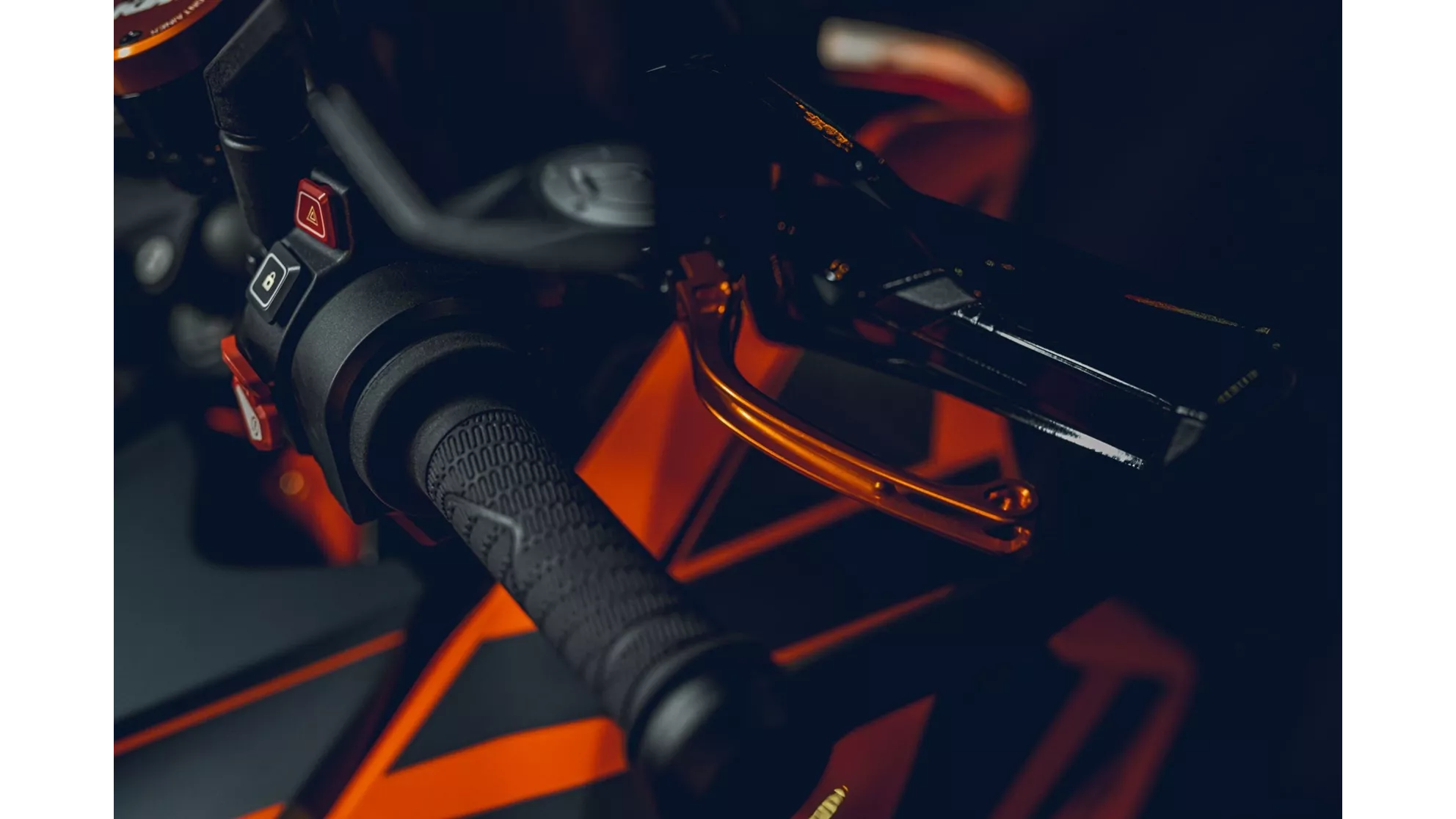 KTM 1290 Super Duke GT - Image 3 KTM 1290 Super Duke GT - Image 3