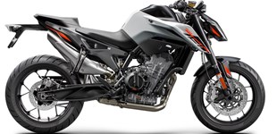 Yamaha MT-09 SP 2023 vs KTM 790 Duke 2023