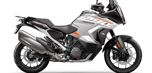 Yamaha Tracer 9 GT 2021 vs KTM 1290 Super Adventure S 2023 Yamaha Tracer 9 GT 2021 vs KTM 1290 Super Adventure S 2023