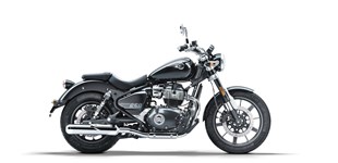 Royal Enfield Interceptor 650 2019 vs Royal Enfield Super Meteor 650 2023 Royal Enfield Interceptor 650 2019 vs Royal Enfield Super Meteor 650 2023