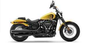 Harley-Davidson Softail Street Bob 114 FXBBS 2023 vs Ducati Streetfighter V2 2025 Harley-Davidson Softail Street Bob 114 FXBBS 2023 vs Ducati Streetfighter V2 2025