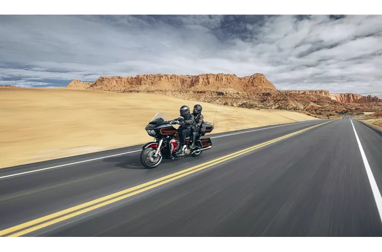 Harley-Davidson CVO Road Glide Limited Anniversary 2023 Harley-Davidson CVO Road Glide Limited Anniversary 2023